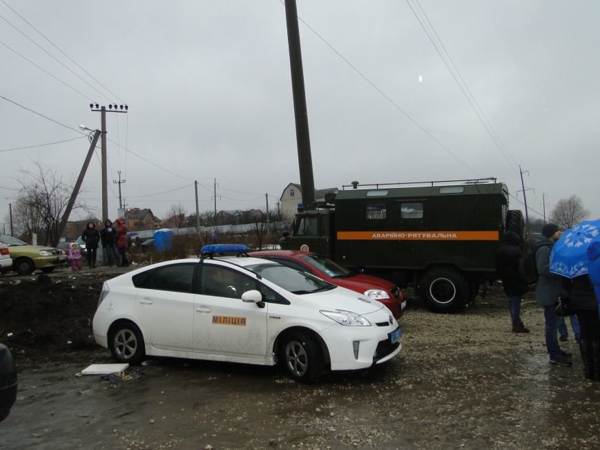 Хмельницький зустрів Водохреща дощем та козацьким кулішем (фото) - фото 2 Хмельницький зустрів Водохреща дощем та козацьким кулішем (фото) - фото 2