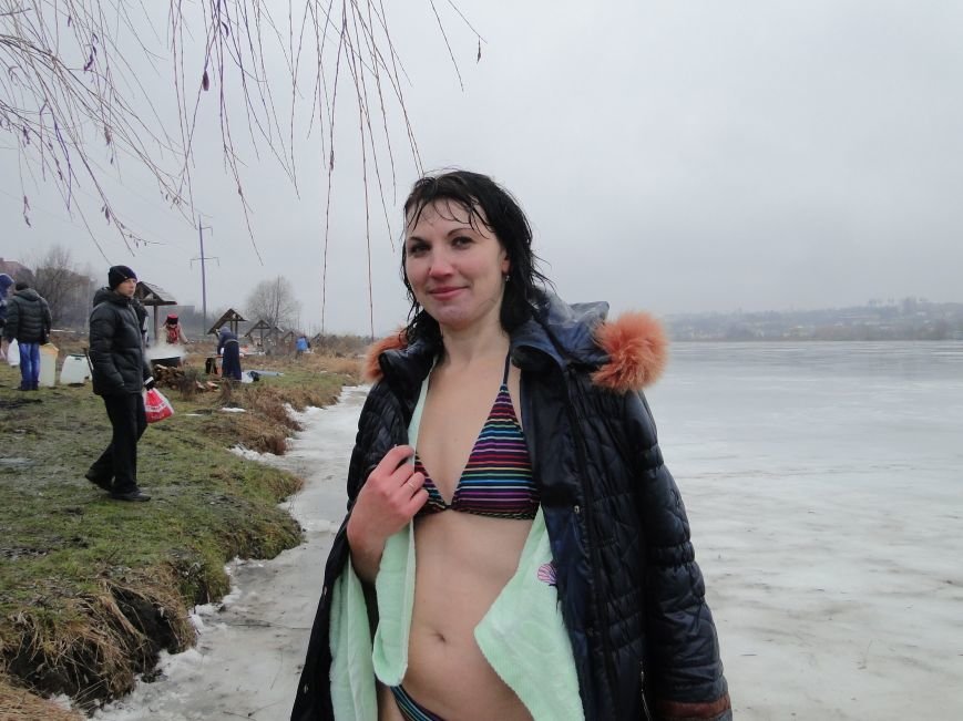 Хмельницький зустрів Водохреща дощем та козацьким кулішем (фото) - фото 2 Хмельницький зустрів Водохреща дощем та козацьким кулішем (фото) - фото 2