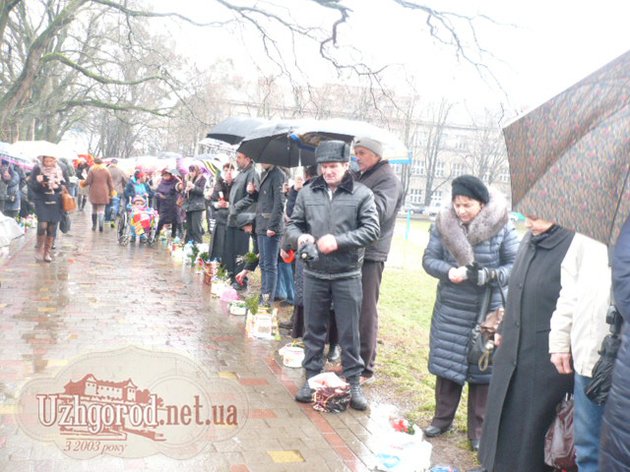 Як на «ужгородському Йордані» освятили воду (ФОТО, ВІДЕО) (фото) - фото 5 Як на «ужгородському Йордані» освятили воду (ФОТО, ВІДЕО) (фото) - фото 5