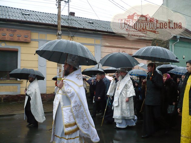Як на «ужгородському Йордані» освятили воду (ФОТО, ВІДЕО) (фото) - фото 9 Як на «ужгородському Йордані» освятили воду (ФОТО, ВІДЕО) (фото) - фото 9