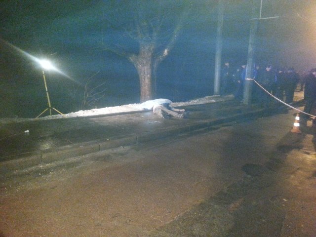 Очевидці виклали у соцмережі фото з місця вбивства чоловіка на вул. Зеленій (ФОТО 18+) (фото) - фото 1 Очевидці виклали у соцмережі фото з місця вбивства чоловіка на вул. Зеленій (ФОТО 18+) (фото) - фото 1