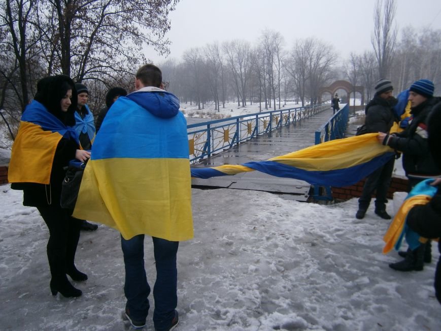 В Димитрове прошла акция «Восток и Запад – Вместе!» (фото) - фото 16 В Димитрове прошла акция «Восток и Запад – Вместе!» (фото) - фото 16
