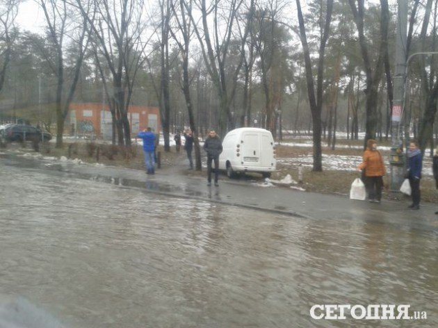 Левобережье Киева затопило (ФОТО, ВИДЕО) (фото) - фото 1 Левобережье Киева затопило (ФОТО, ВИДЕО) (фото) - фото 1