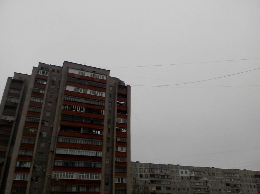 Левый берег Мариуполя обстрелян боевиками. Есть раненые и погибшие (ФОТО+ВИДЕО, ДОПОЛНЯЕТСЯ) (фото) - фото 5 Левый берег Мариуполя обстрелян боевиками. Есть раненые и погибшие (ФОТО+ВИДЕО, ДОПОЛНЯЕТСЯ) (фото) - фото 5