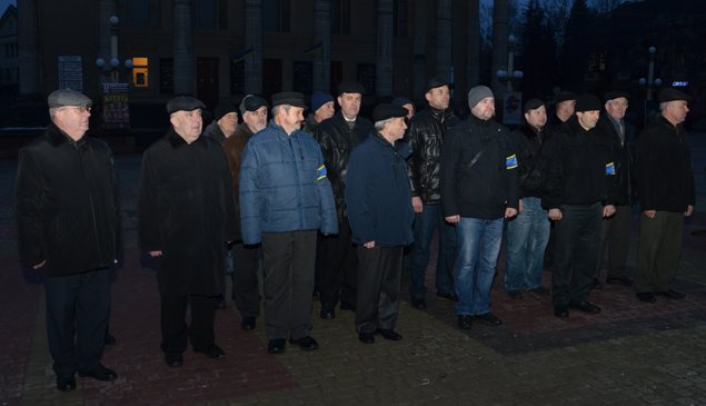 На нічне чергування вулицями Тернополя вийшли патрулі правоохоронців та громадських активістів (фото) (фото) - фото 1 На нічне чергування вулицями Тернополя вийшли патрулі правоохоронців та громадських активістів (фото) (фото) - фото 1