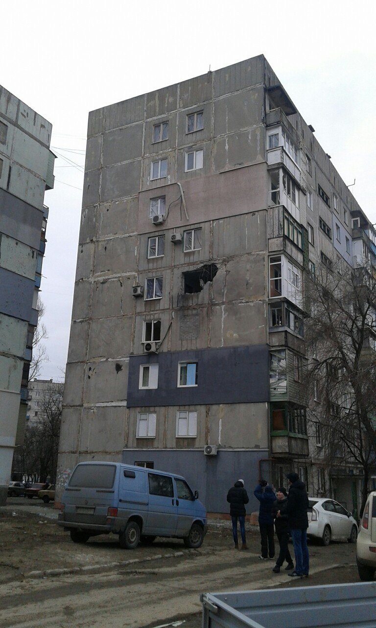 В сети появились новые фото трагедии в Мариуполе (фото) - фото 1 В сети появились новые фото трагедии в Мариуполе (фото) - фото 1