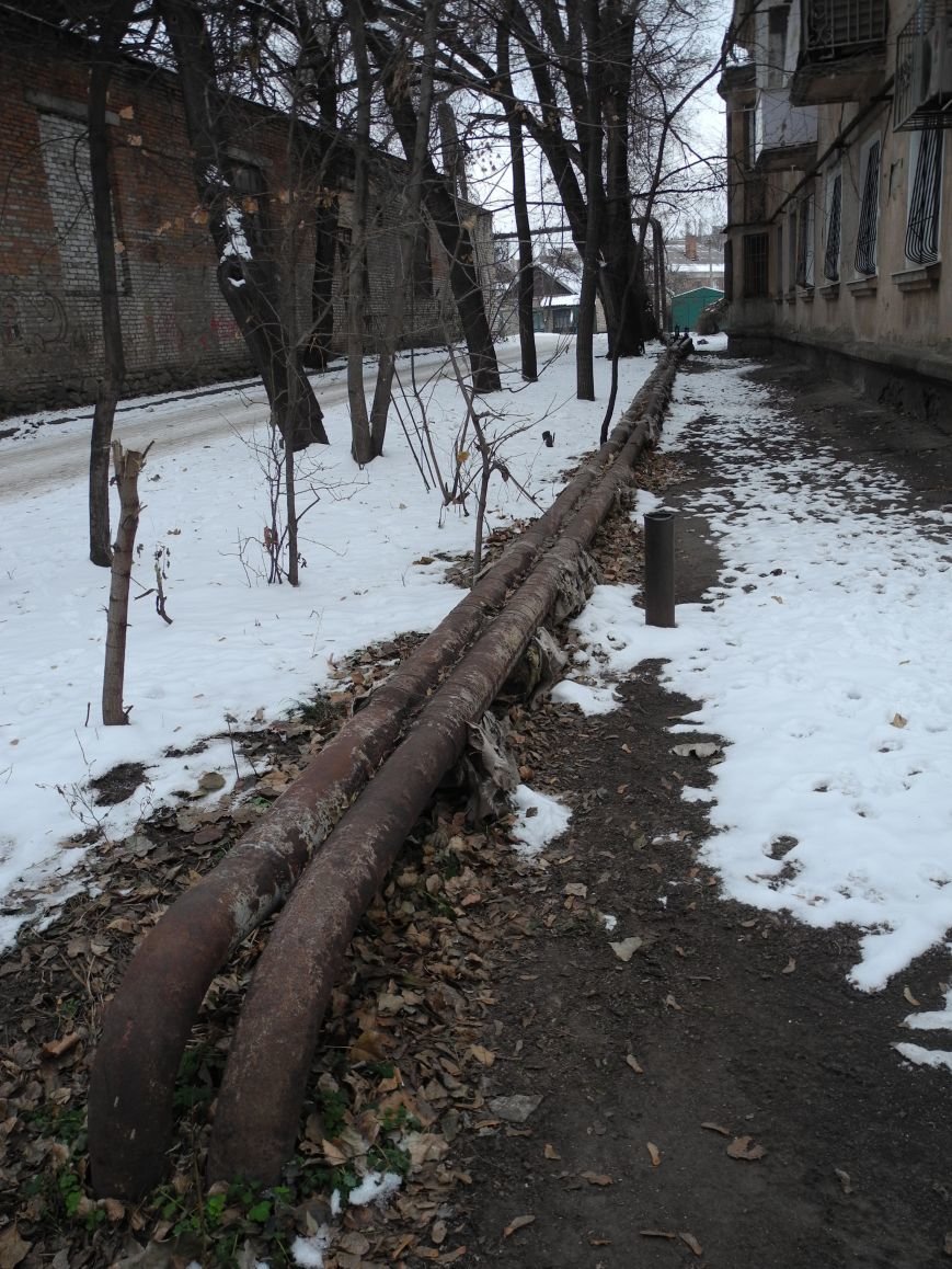 Труба к дому № 1 ул. Х-летия Октября Труба к дому № 1 ул. Х-летия Октября