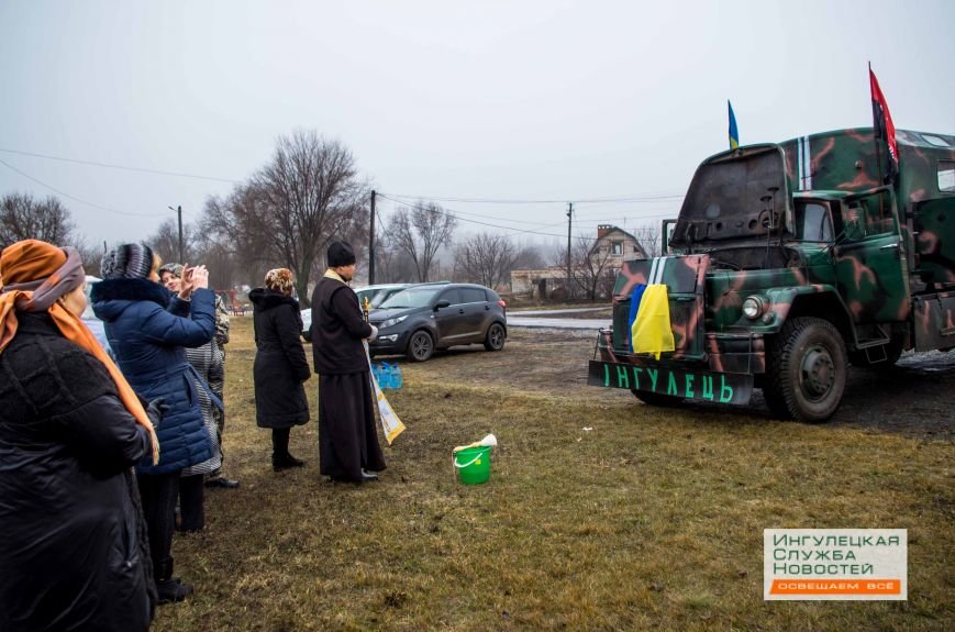 Криворожане отправили бойцам в зону АТО автомобиль и гуманитарную помощь (ФОТОРЕПОРТАЖ) (фото) - фото 2 Криворожане отправили бойцам в зону АТО автомобиль и гуманитарную помощь (ФОТОРЕПОРТАЖ) (фото) - фото 2