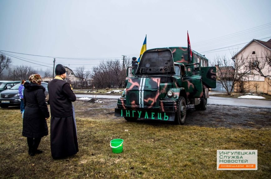 Криворожане отправили бойцам в зону АТО автомобиль и гуманитарную помощь (ФОТОРЕПОРТАЖ) (фото) - фото 2 Криворожане отправили бойцам в зону АТО автомобиль и гуманитарную помощь (ФОТОРЕПОРТАЖ) (фото) - фото 2
