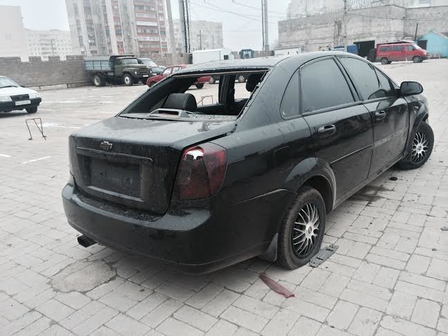 В Мариуполе на Киевском рынка, пострадавшим от обстрела, сегодня возрождали торговлю( Фоторепортаж) (фото) - фото 4 В Мариуполе на Киевском рынка, пострадавшим от обстрела, сегодня возрождали торговлю( Фоторепортаж) (фото) - фото 4