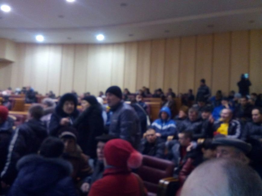 Участники митинга постановили обратиться к Президенту с просьбой взять контроль над ситуацией в Кривом Роге (ОБНОВЛЯЕТСЯ, ФОТО) (фото) - фото 1 Участники митинга постановили обратиться к Президенту с просьбой взять контроль над ситуацией в Кривом Роге (ОБНОВЛЯЕТСЯ, ФОТО) (фото) - фото 1