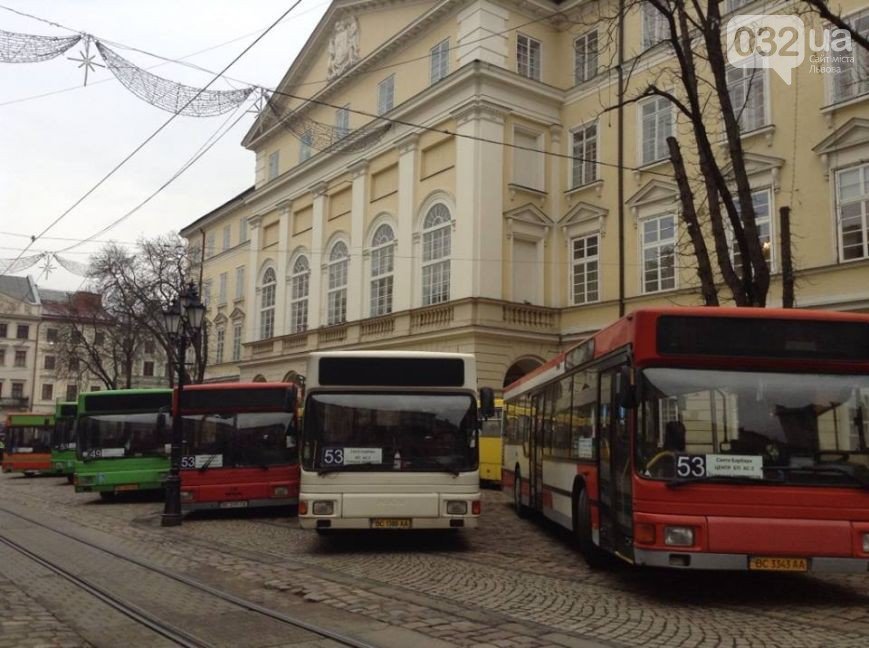 Ми, львівські перевізники, протестуємо на робочих місцях (фото) - фото 2 Ми, львівські перевізники, протестуємо на робочих місцях (фото) - фото 2