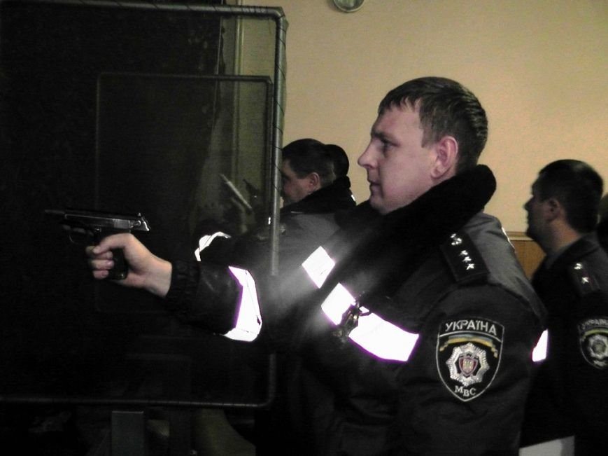 На Кіровоградщині інспектори ДПС взяли участь в навчальних стрільбах (фото) - фото 1 На Кіровоградщині інспектори ДПС взяли участь в навчальних стрільбах (фото) - фото 1
