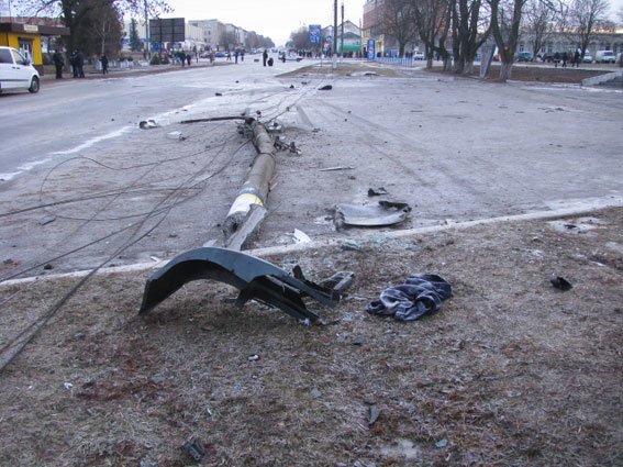 Новые факты жуткого ДТП на Сумщине: девушка жива, в крови водителя 1991 г.р. обнаружен алкоголь (ФОТО) (фото) - фото 1 Новые факты жуткого ДТП на Сумщине: девушка жива, в крови водителя 1991 г.р. обнаружен алкоголь (ФОТО) (фото) - фото 1