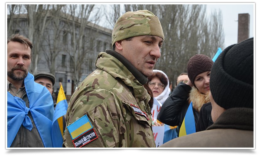 В Краматорске пикетируют военкомат противники мобилизации (фото) - фото 4 В Краматорске пикетируют военкомат противники мобилизации (фото) - фото 4