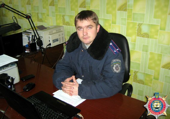 В Димитрове 27-летняя местная жительница пыталась дать взятку, чтобы устроиться на работу (фото) - фото 1 В Димитрове 27-летняя местная жительница пыталась дать взятку, чтобы устроиться на работу (фото) - фото 1