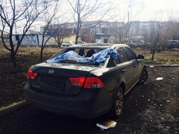 В Донецке Текстильщик попал под мощный артобстрел - снаряды попали в больницу и детсад (фото) - фото 1 В Донецке Текстильщик попал под мощный артобстрел - снаряды попали в больницу и детсад (фото) - фото 1