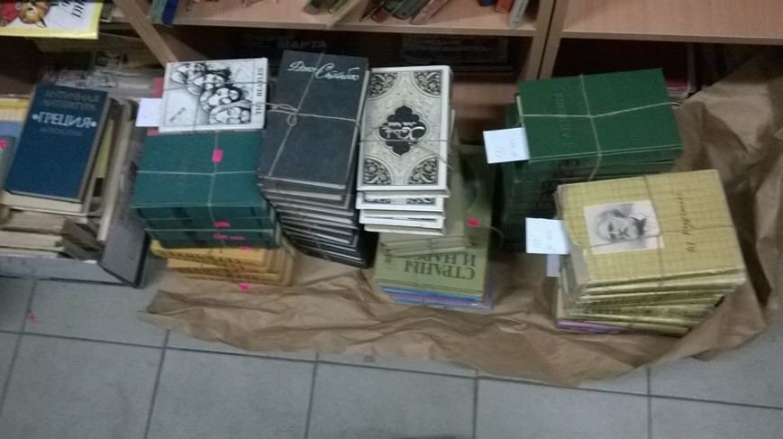 Одесситы будут превращать старые книги в теплую форму для солдат (ФОТО) (фото) - фото 2 Одесситы будут превращать старые книги в теплую форму для солдат (ФОТО) (фото) - фото 2