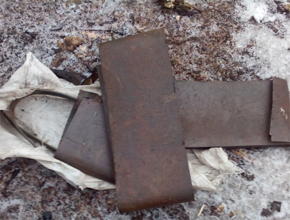 Двое жителей Кировоградской области надругались над могилами (фото) - фото 1 Двое жителей Кировоградской области надругались над могилами (фото) - фото 1