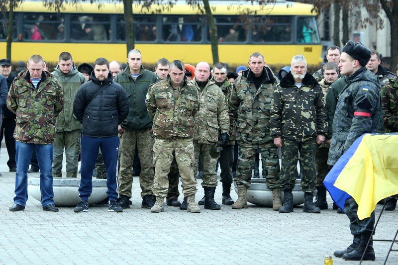 На Днепропетровщине похоронили еще 11 погибших в АТО солдат (фото) - фото 3 На Днепропетровщине похоронили еще 11 погибших в АТО солдат (фото) - фото 3