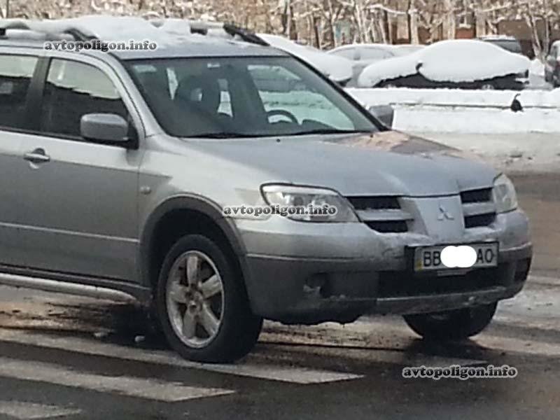 В Киеве «Мицубиси» на пешеходном переходе сбил женщину с ребенком (Добавлено ФОТО) (фото) - фото 1 В Киеве «Мицубиси» на пешеходном переходе сбил женщину с ребенком (Добавлено ФОТО) (фото) - фото 1