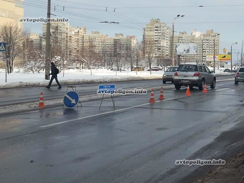 В Киеве «Мицубиси» на пешеходном переходе сбил женщину с ребенком (Добавлено ФОТО) (фото) - фото 1 В Киеве «Мицубиси» на пешеходном переходе сбил женщину с ребенком (Добавлено ФОТО) (фото) - фото 1