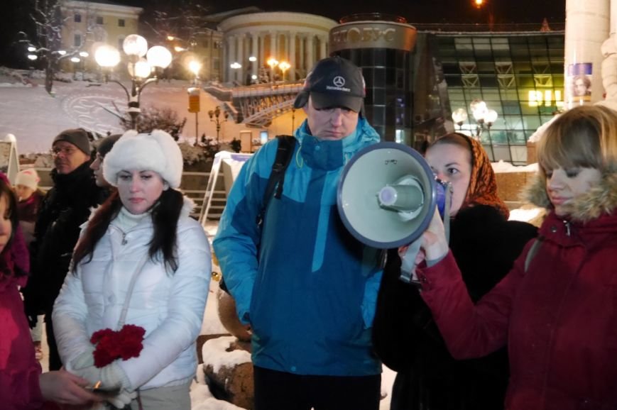 На Майдане Независимости почтили память «личного врага Путина» Исы Мунаева (ФОТО) (фото) - фото 1 На Майдане Независимости почтили память «личного врага Путина» Исы Мунаева (ФОТО) (фото) - фото 1