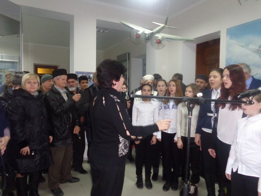 В Алупке провели День памяти 44 годовщины гибели дважды героя Советского Союза Аметхана Султана (фото) - фото 1 В Алупке провели День памяти 44 годовщины гибели дважды героя Советского Союза Аметхана Султана (фото) - фото 1