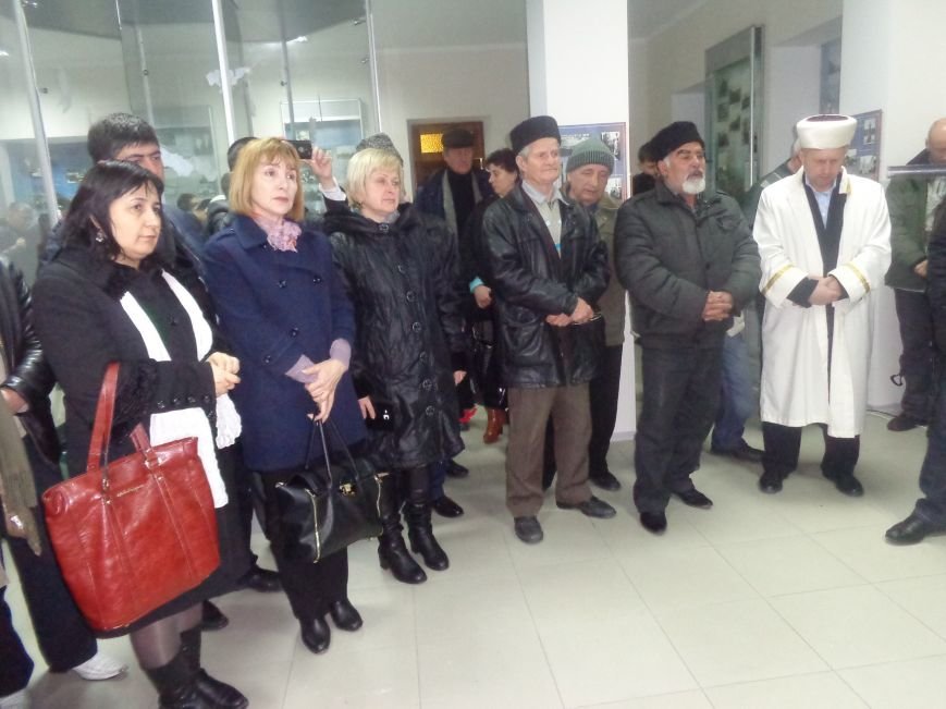 В Алупке провели День памяти 44 годовщины гибели дважды героя Советского Союза Аметхана Султана (фото) - фото 1 В Алупке провели День памяти 44 годовщины гибели дважды героя Советского Союза Аметхана Султана (фото) - фото 1