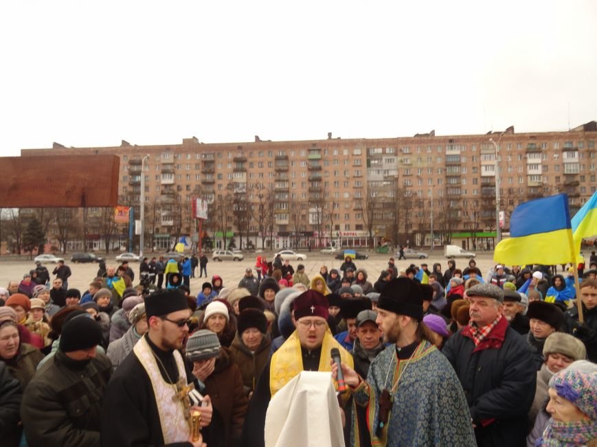 В Мариуполе прошел молебен перд мироточащей иконой Божей Матери «Знамение» (ФОТОРЕПОРТАЖ) (фото) - фото 1 В Мариуполе прошел молебен перд мироточащей иконой Божей Матери «Знамение» (ФОТОРЕПОРТАЖ) (фото) - фото 1