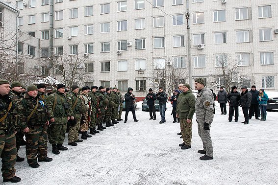 В зону АТО отправилась очередная группа черниговских милиционеров (фото) - фото 1 В зону АТО отправилась очередная группа черниговских милиционеров (фото) - фото 1