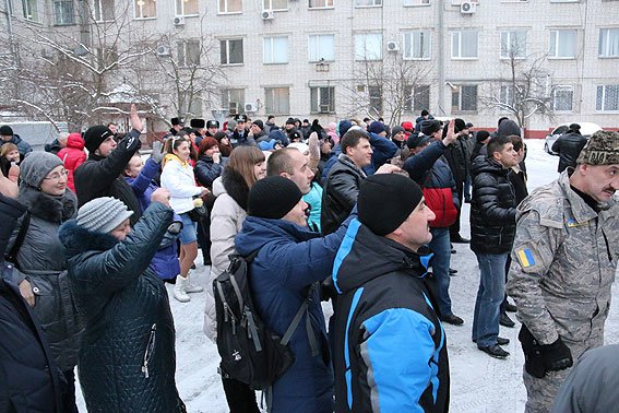 В зону АТО отправилась очередная группа черниговских милиционеров (фото) - фото 1 В зону АТО отправилась очередная группа черниговских милиционеров (фото) - фото 1