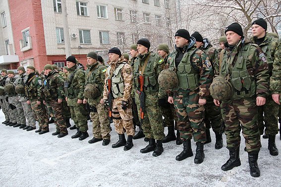 В зону АТО отправилась очередная группа черниговских милиционеров (фото) - фото 1 В зону АТО отправилась очередная группа черниговских милиционеров (фото) - фото 1