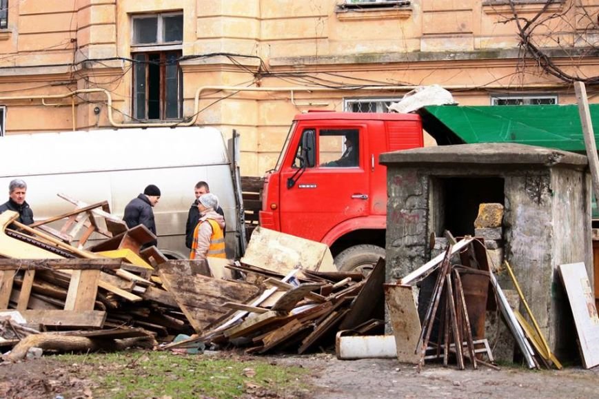 Береженого Бог бережет: в одесском бомбоубежище провели субботник (ФОТОРЕПОРТАЖ) (фото) - фото 1 Береженого Бог бережет: в одесском бомбоубежище провели субботник (ФОТОРЕПОРТАЖ) (фото) - фото 1