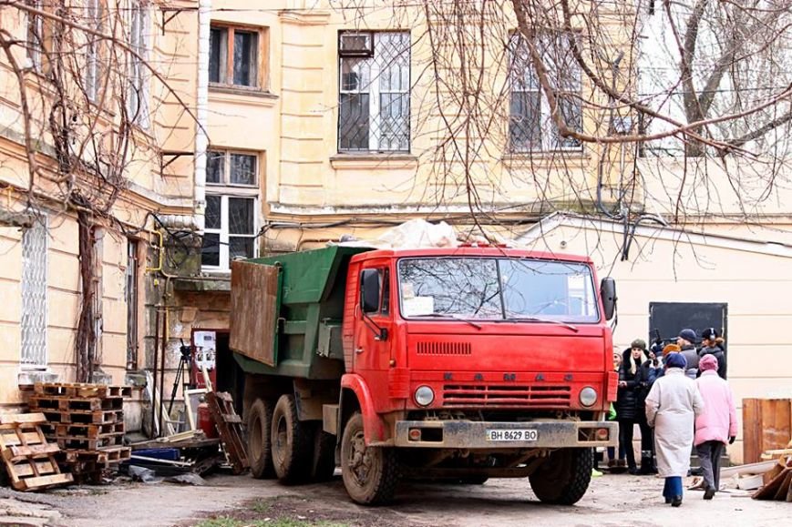 Береженого Бог бережет: в одесском бомбоубежище провели субботник (ФОТОРЕПОРТАЖ) (фото) - фото 1 Береженого Бог бережет: в одесском бомбоубежище провели субботник (ФОТОРЕПОРТАЖ) (фото) - фото 1