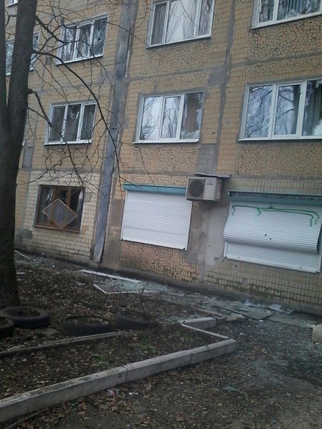 Массированный обстрел Авдеевки в выходные дни (фотофакт) (фото) - фото 2 Массированный обстрел Авдеевки в выходные дни (фотофакт) (фото) - фото 2
