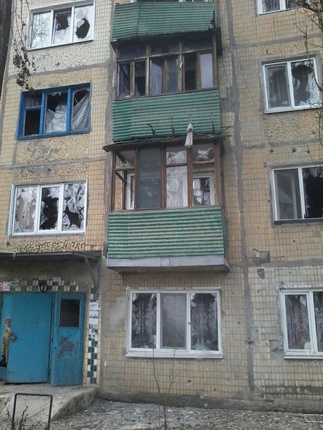 Массированный обстрел Авдеевки в выходные дни (фотофакт) (фото) - фото 2 Массированный обстрел Авдеевки в выходные дни (фотофакт) (фото) - фото 2