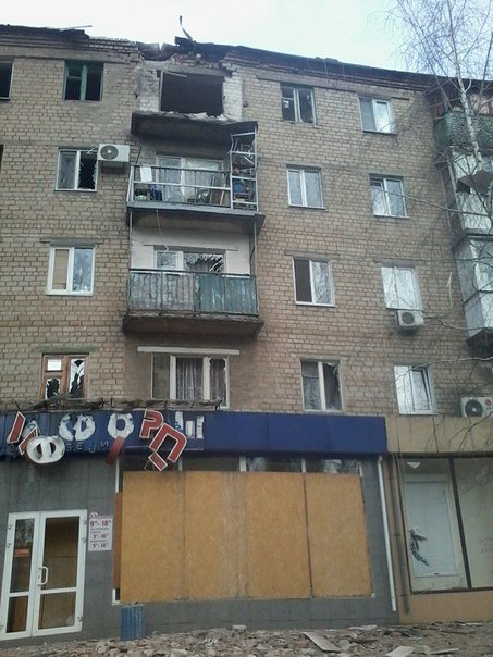 Массированный обстрел Авдеевки в выходные дни (фотофакт) (фото) - фото 3 Массированный обстрел Авдеевки в выходные дни (фотофакт) (фото) - фото 3