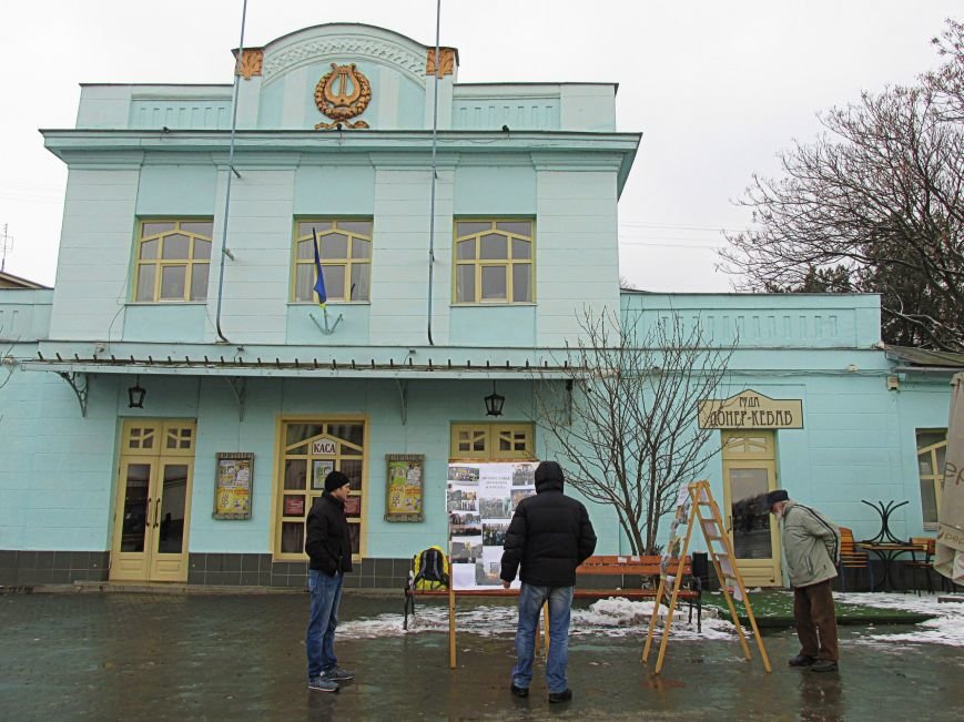 В Ужгороді на пл. Театральній відбулася фотовиставка «Волонтери в зоні АТО» (ФОТОРЕПОРТАЖ) (фото) - фото 1 В Ужгороді на пл. Театральній відбулася фотовиставка «Волонтери в зоні АТО» (ФОТОРЕПОРТАЖ) (фото) - фото 1