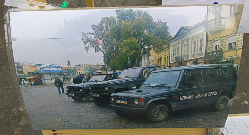 В Ужгороді на пл. Театральній відбулася фотовиставка «Волонтери в зоні АТО» (ФОТОРЕПОРТАЖ) (фото) - фото 21 В Ужгороді на пл. Театральній відбулася фотовиставка «Волонтери в зоні АТО» (ФОТОРЕПОРТАЖ) (фото) - фото 21