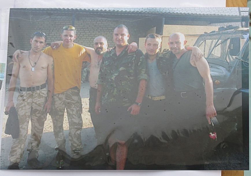 В Ужгороді на пл. Театральній відбулася фотовиставка «Волонтери в зоні АТО» (ФОТОРЕПОРТАЖ) (фото) - фото 18 В Ужгороді на пл. Театральній відбулася фотовиставка «Волонтери в зоні АТО» (ФОТОРЕПОРТАЖ) (фото) - фото 18