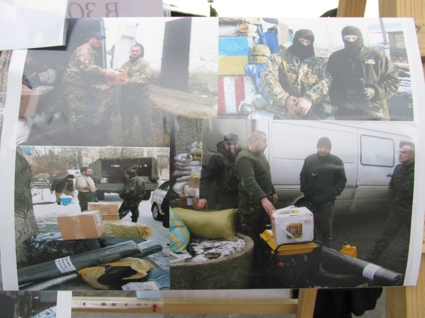 В Ужгороді на пл. Театральній відбулася фотовиставка «Волонтери в зоні АТО» (ФОТОРЕПОРТАЖ) (фото) - фото 14 В Ужгороді на пл. Театральній відбулася фотовиставка «Волонтери в зоні АТО» (ФОТОРЕПОРТАЖ) (фото) - фото 14