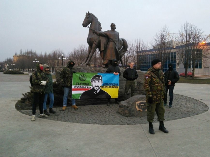 В Кривом Роге почтили память погибшего чеченского генерала Исы Мунаева (ФОТО) (фото) - фото 2 В Кривом Роге почтили память погибшего чеченского генерала Исы Мунаева (ФОТО) (фото) - фото 2