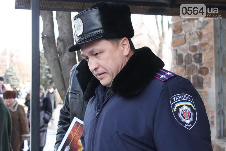 В Кривом Роге: провели митинг под ЛО, депутаты вошли в группу «Оппозиционный блок», открылась фотовыставка с работами «киборгов» (фото) - фото 1 В Кривом Роге: провели митинг под ЛО, депутаты вошли в группу «Оппозиционный блок», открылась фотовыставка с работами «киборгов» (фото) - фото 1