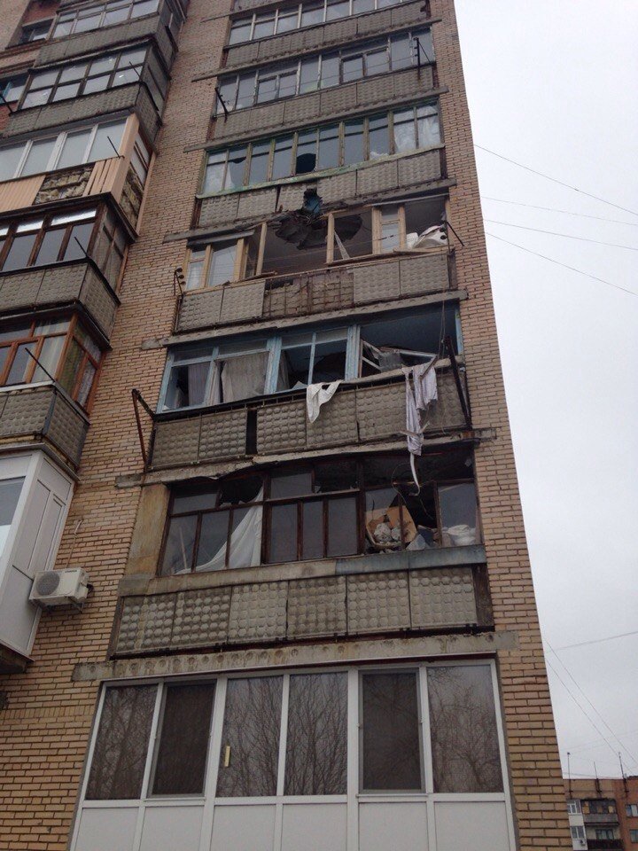Горловские боевики обстреляли Краматорск: погибли 3 человека, 15 получили ранения (фото) - фото 1 Горловские боевики обстреляли Краматорск: погибли 3 человека, 15 получили ранения (фото) - фото 1