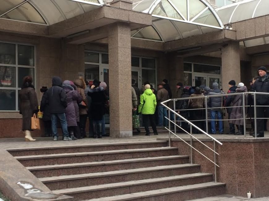 Технический сбой в работе «ПУМБа» перерос в ажиотаж? Клиенты в панике (ФОТОФАКТ) (фото) - фото 3 Технический сбой в работе «ПУМБа» перерос в ажиотаж? Клиенты в панике (ФОТОФАКТ) (фото) - фото 3