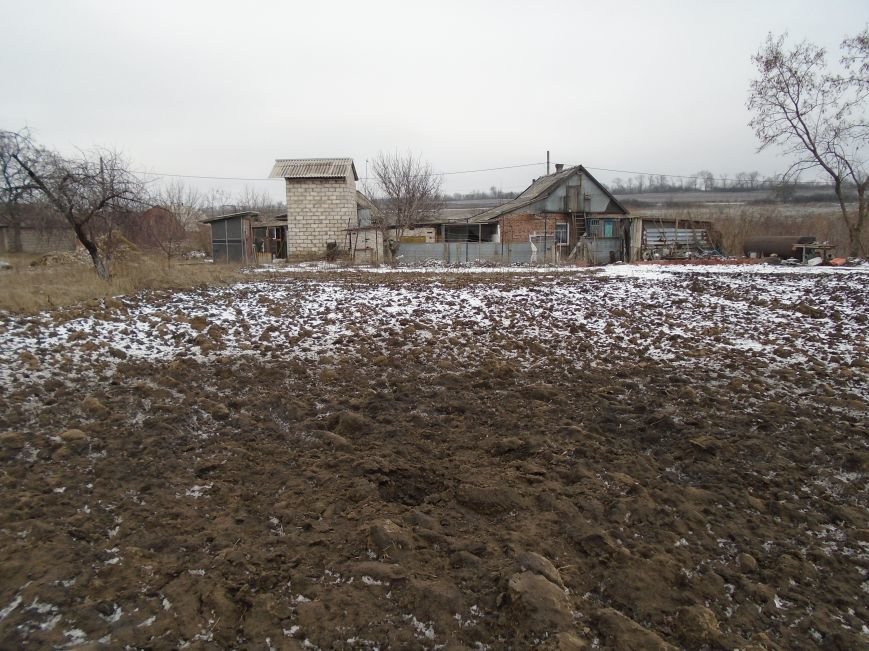Боеприпасы и разруха: новые кадры обстрела Гродовки (ОБНОВЛЕНО) (фото) - фото 21 Боеприпасы и разруха: новые кадры обстрела Гродовки (ОБНОВЛЕНО) (фото) - фото 21