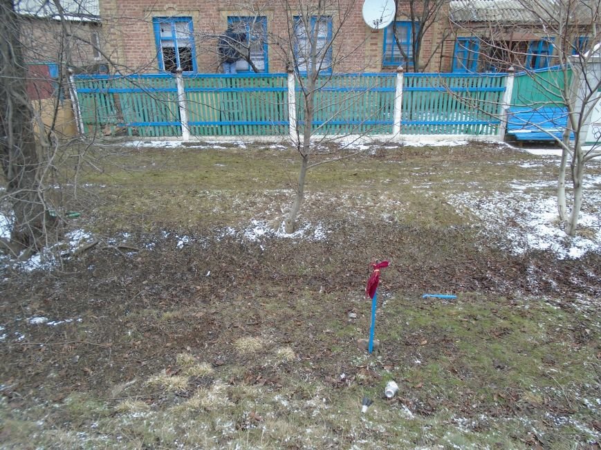 Боеприпасы и разруха: новые кадры обстрела Гродовки (ОБНОВЛЕНО) (фото) - фото 27 Боеприпасы и разруха: новые кадры обстрела Гродовки (ОБНОВЛЕНО) (фото) - фото 27
