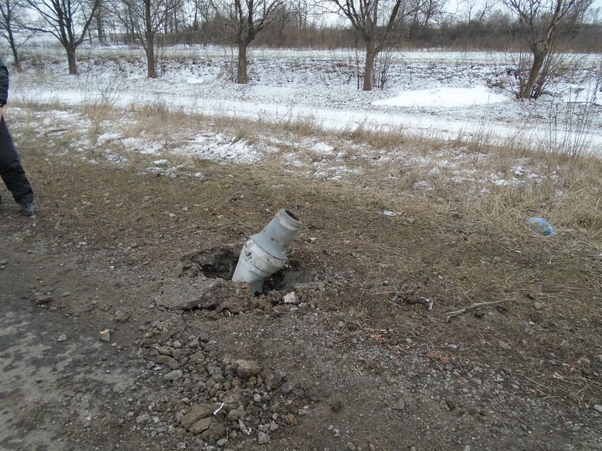 Боеприпасы и разруха: новые кадры обстрела Гродовки (ОБНОВЛЕНО) (фото) - фото 14 Боеприпасы и разруха: новые кадры обстрела Гродовки (ОБНОВЛЕНО) (фото) - фото 14