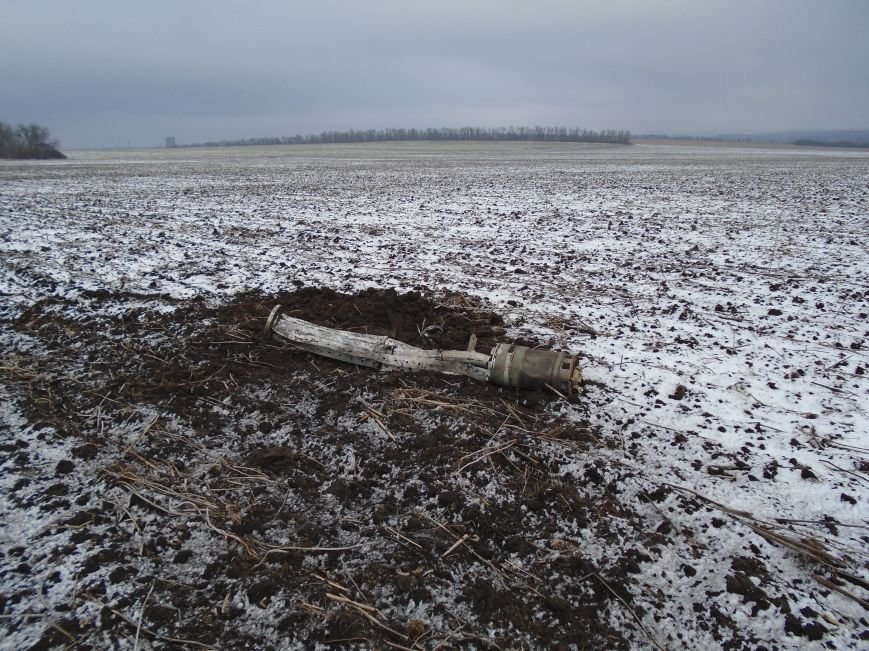 Боеприпасы и разруха: новые кадры обстрела Гродовки (ОБНОВЛЕНО) (фото) - фото 35 Боеприпасы и разруха: новые кадры обстрела Гродовки (ОБНОВЛЕНО) (фото) - фото 35